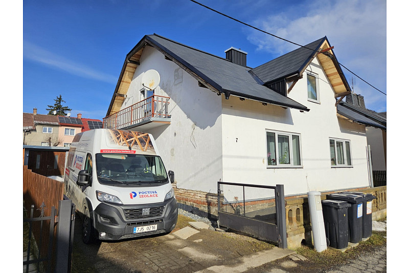 Realizace foukané izolace proběhla rychleji, než zákazník očekával.