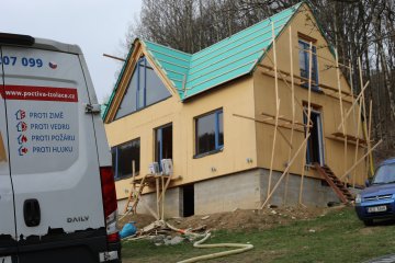 Jak zateplen&iacute; ovlivňuje letn&iacute; přehř&iacute;v&aacute;n&iacute; domů